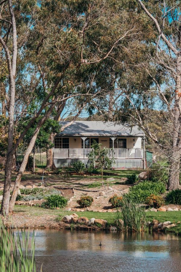 Granite Gardens Cottages & Lake Retreat Stanthorpe Eksteriør bilde